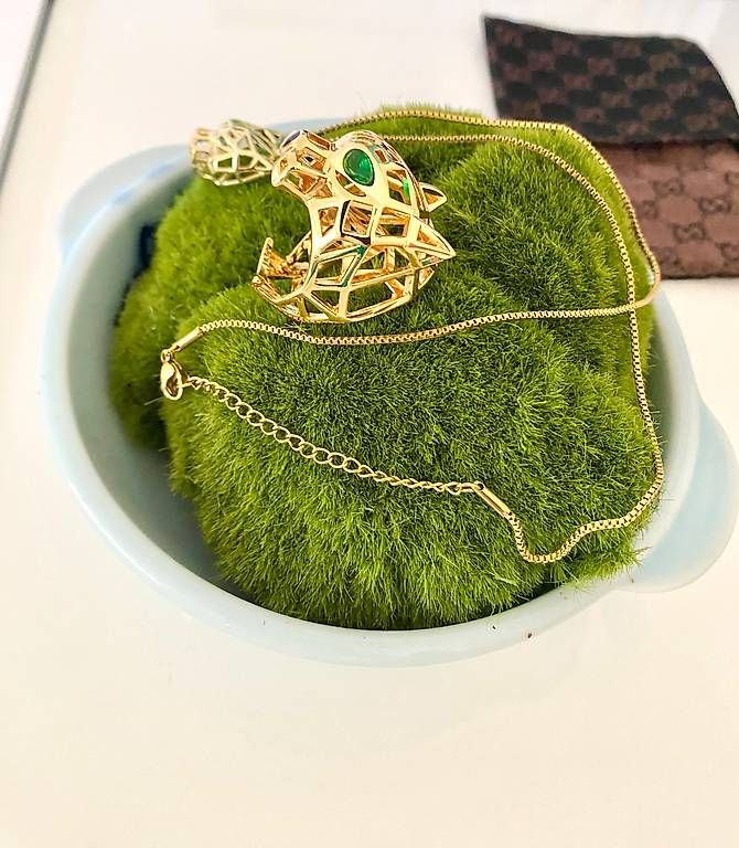 Pendentifs: Pantere ring e ciondolo con catena – Neuf avec emballage d'origine à Lugano par dir_5287