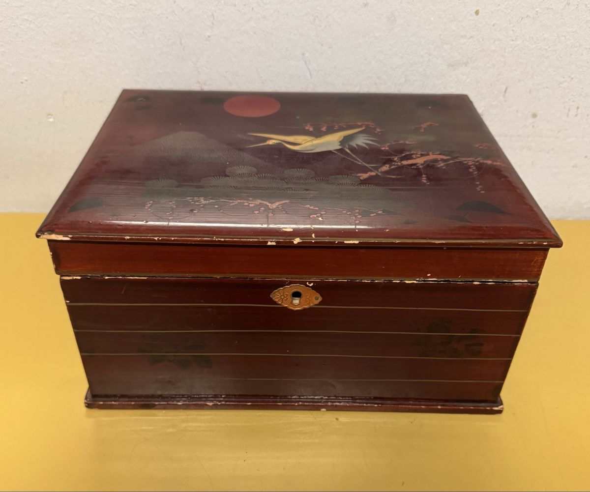 Cassapanche: Holzschatulle mit Kranichmotiv, – Usato da Schlieren venduto da Freundlich02