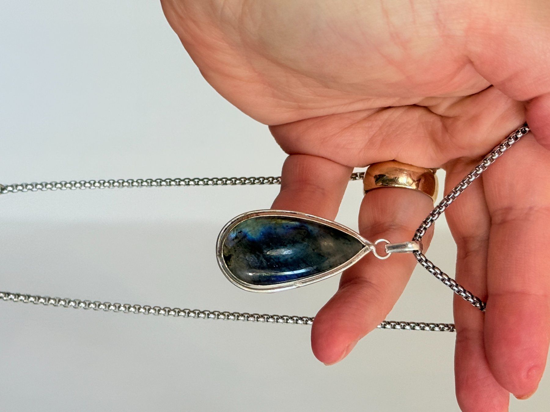 Ketten: Collier Labradorite , élégant et unique ✨ – Neu und originalverpackt aus Genève von AWWA 1