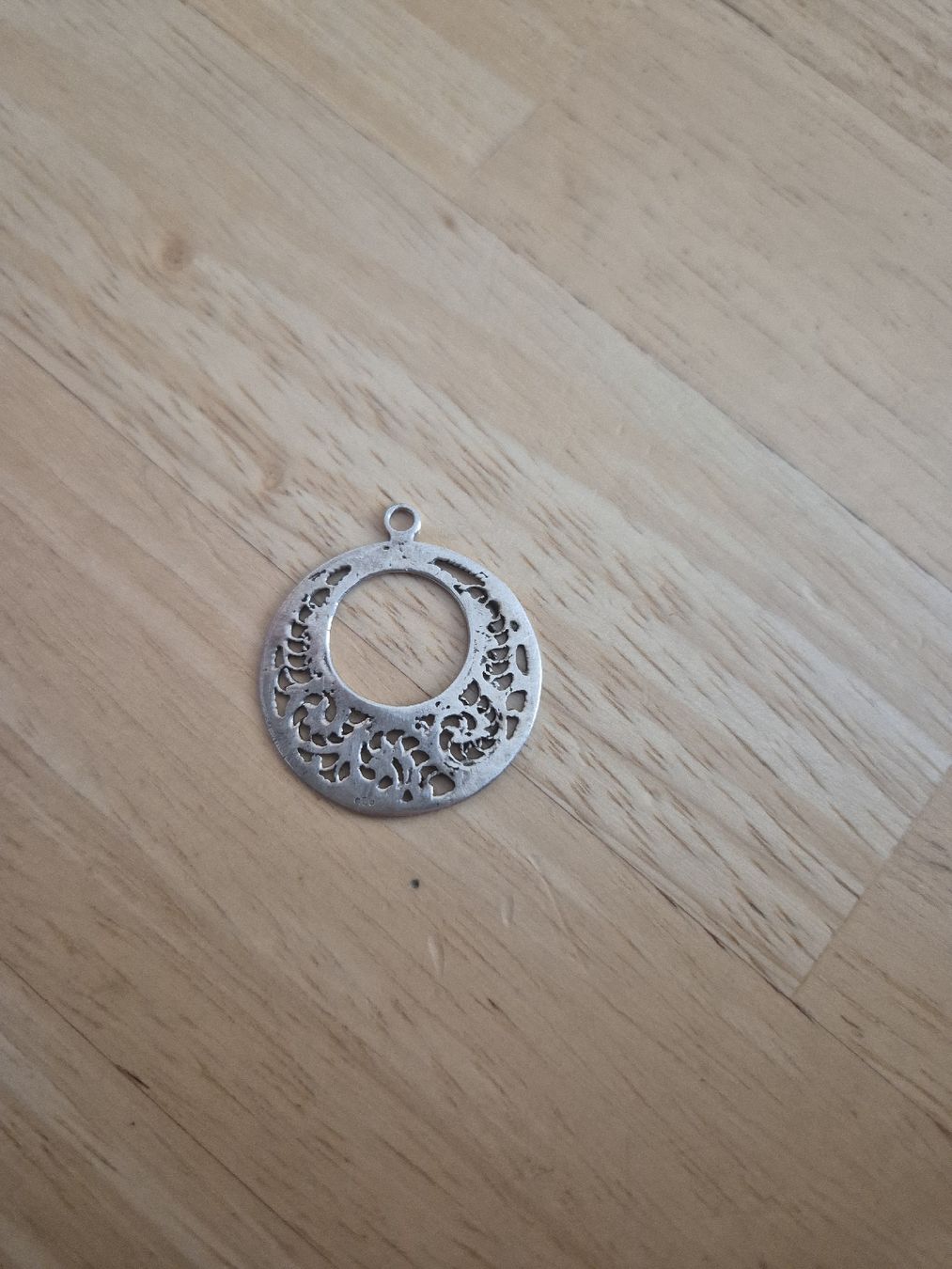 Ciondoli: Silberner Anhänger, filigranes Muster, Durchmesser ca. 3cm – Usato da Zürich venduto da Inanina 1