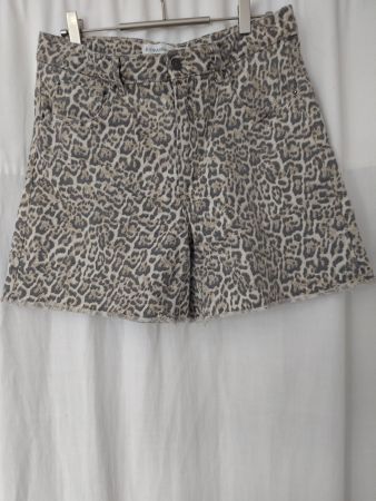 Short léopard Stradivarius