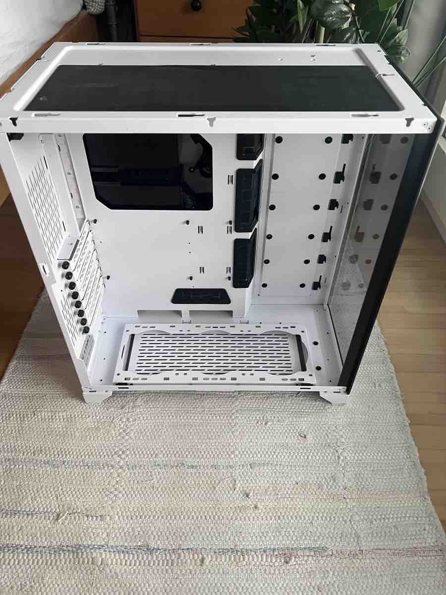 Lian Li Gehäuse: Lian Li PC Gehäuse weiss inklusive Phanteks GPU Bracket – Gebraucht aus Niederhasli von hidrosis 2