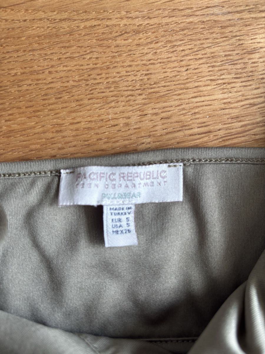 Pull&Bear Kleider: Olivgrünes Sommerkleid von Pull&Bear (S) – Gebraucht aus Männedorf von giu_wm6d 4