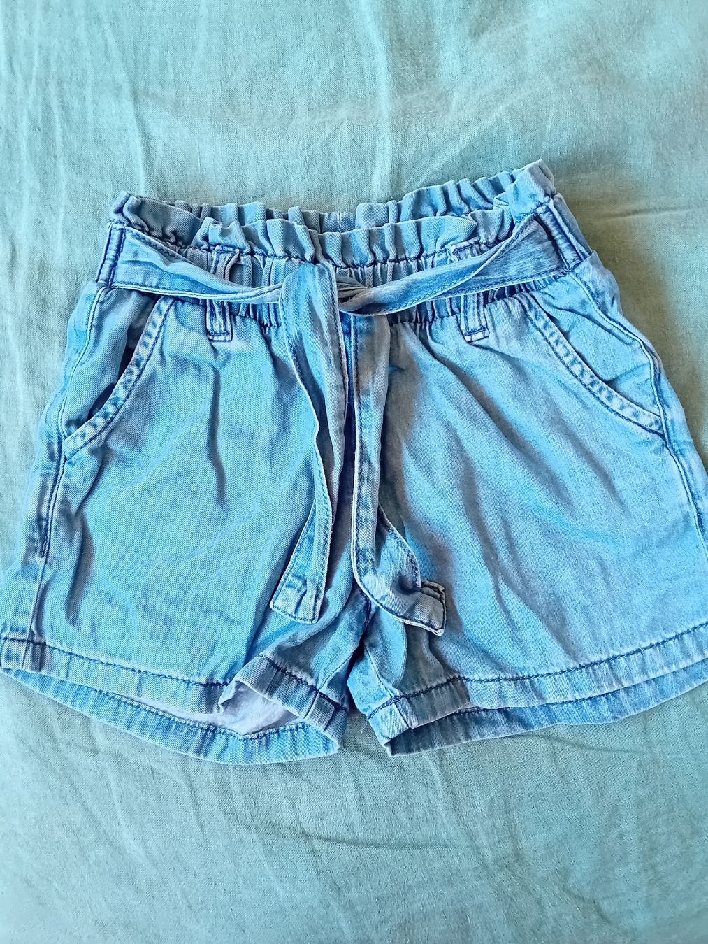 Pantaloni: Girly Denim Sommershorts, Gröss 110 – Usato da Romanshorn venduto da milenva