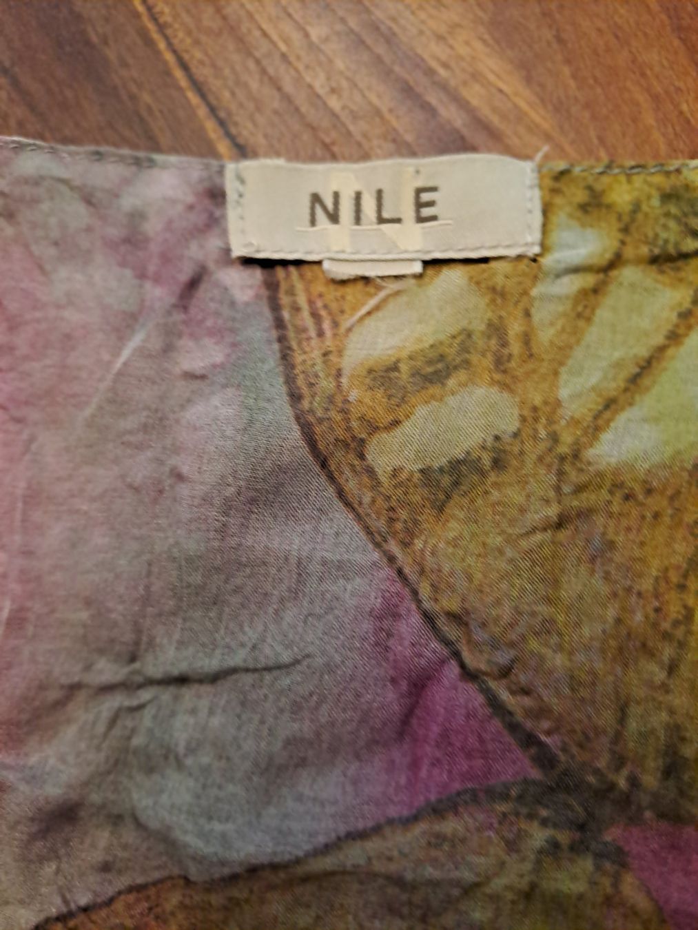 Nile Camicette: Seidenbluse Nile Gr.ca S – Usato da Emdthal venduto da kasira 1
