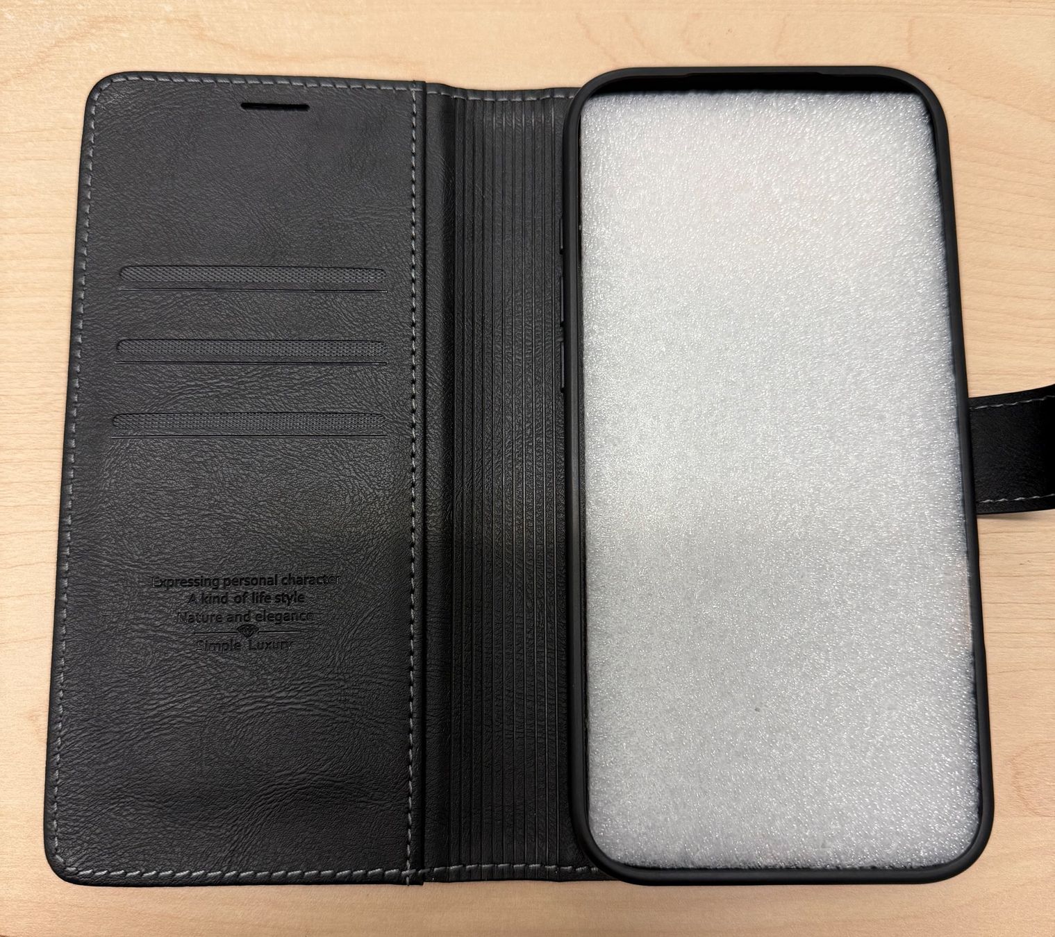 Cover & Protezioni schermo: Case, Cover, MagSafe, iPhone 17 & 18 Pro Max, Kartenhalter – Nuovo (secondo la descrizione) da Wetzikon ZH venduto da weischwinimein_LA 1
