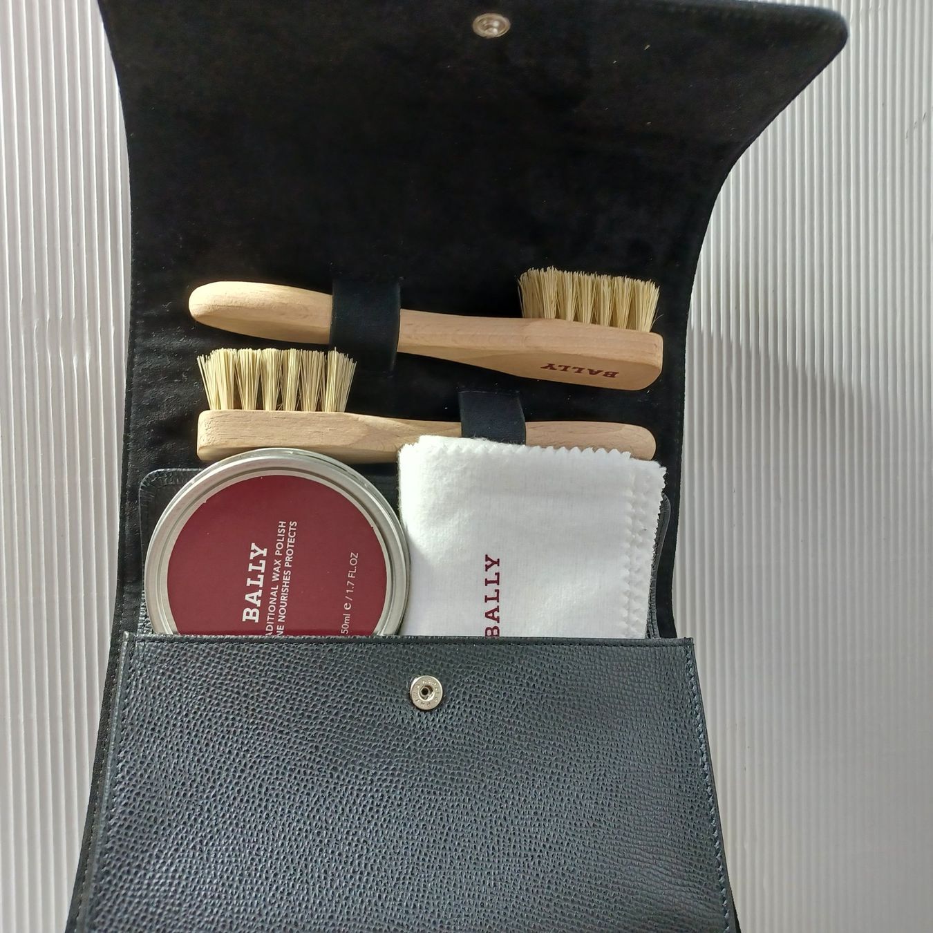 Prodotti di pulizia: SCHUHPUTZSET. Leder. – Nuovo e nell'imballaggio originale da Zürich venduto da Bellabo 3