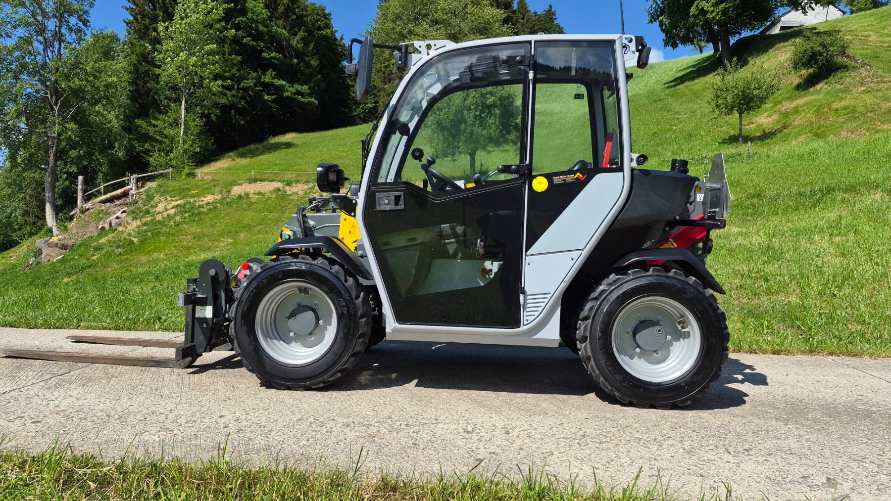 Caricatori: Teleskoplader Wacker Neuson TH412 Hoflader; Radlader; – Usato da Schüpfheim venduto da grischa01 5