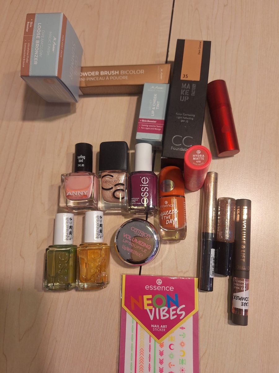 Make-up: Make-up Set Sommerfarben Nagellack Foundation Puder – Nuovo (secondo la descrizione) da Schöftland venduto da Luky3535 1