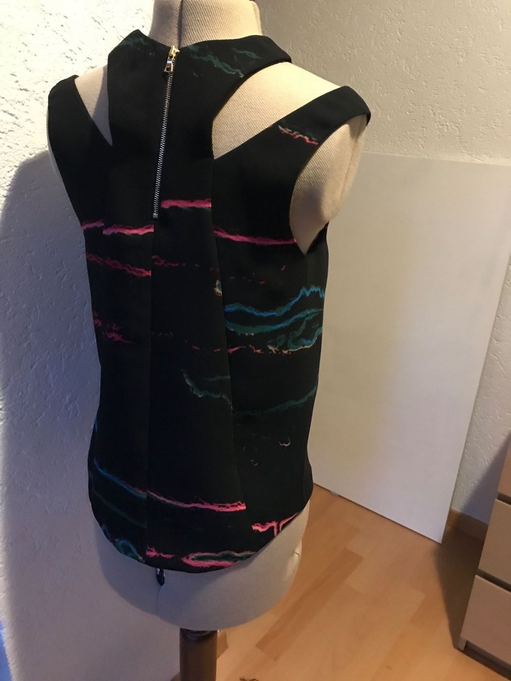 Other Stories Top: Top sans manches & Other Stories taille 34 – Usato da Basel venduto da Maria-Alexa 3
