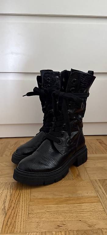 Scarpe da donna: Stiefeletten schwarz Gr. 38 – Usato da Arlesheim venduto da schoop.