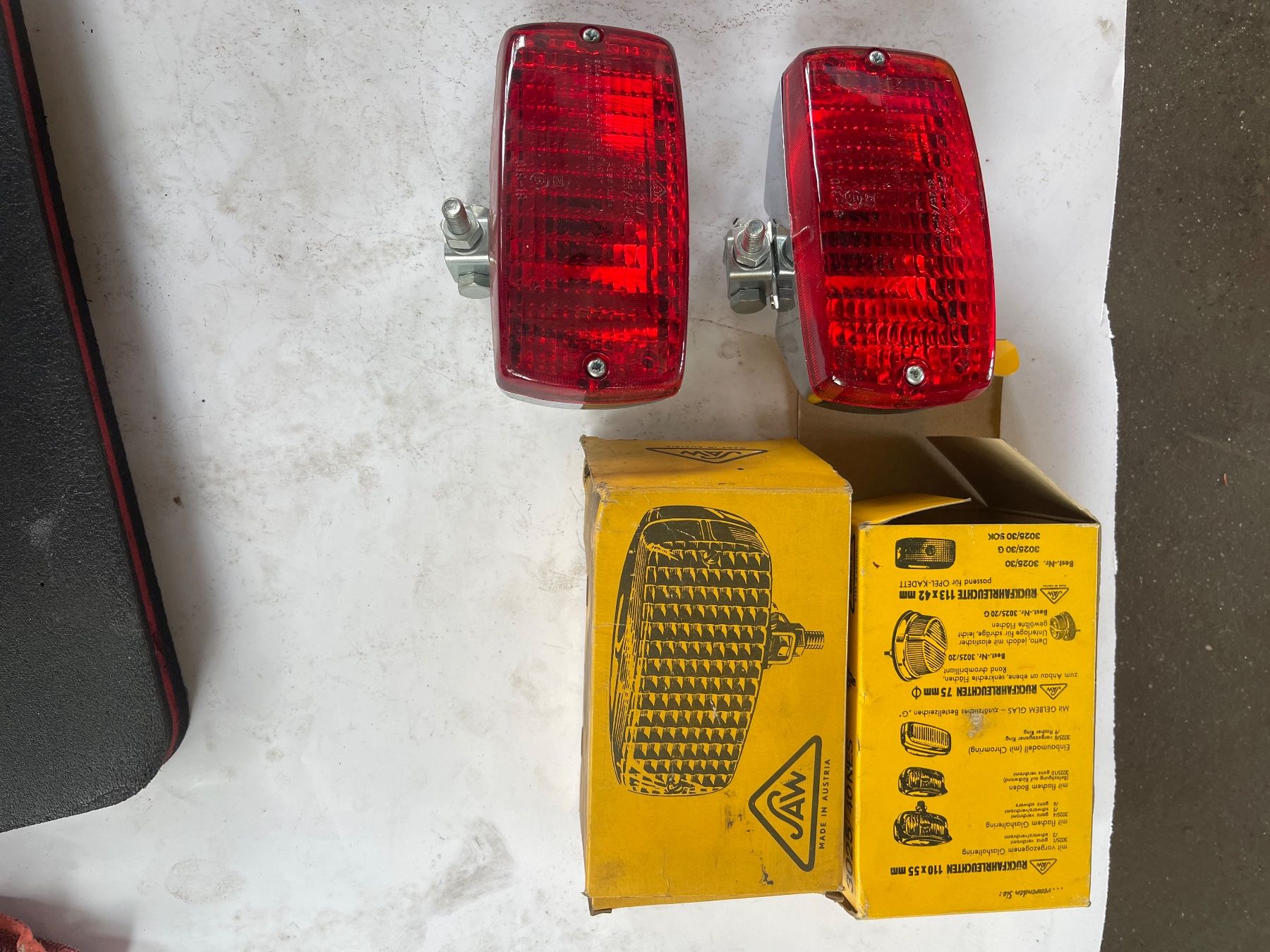 Tutti i ricambio: Rücklicht Hella Saw – Usato da Altbüron venduto da Garage-Bulak 4