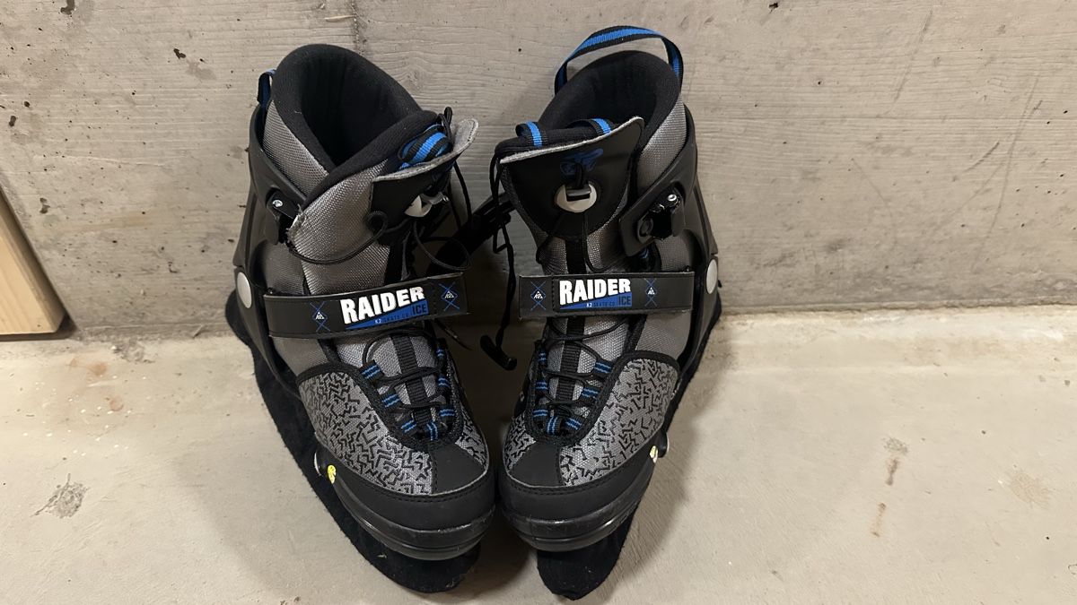 K2 Schlittschuhe: Patins à glace Raider Ice pointure 32-37 – Gebraucht aus Founex von ozen