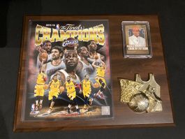 NBA Cleveland Cavaliers & LeBron James Rookie Card