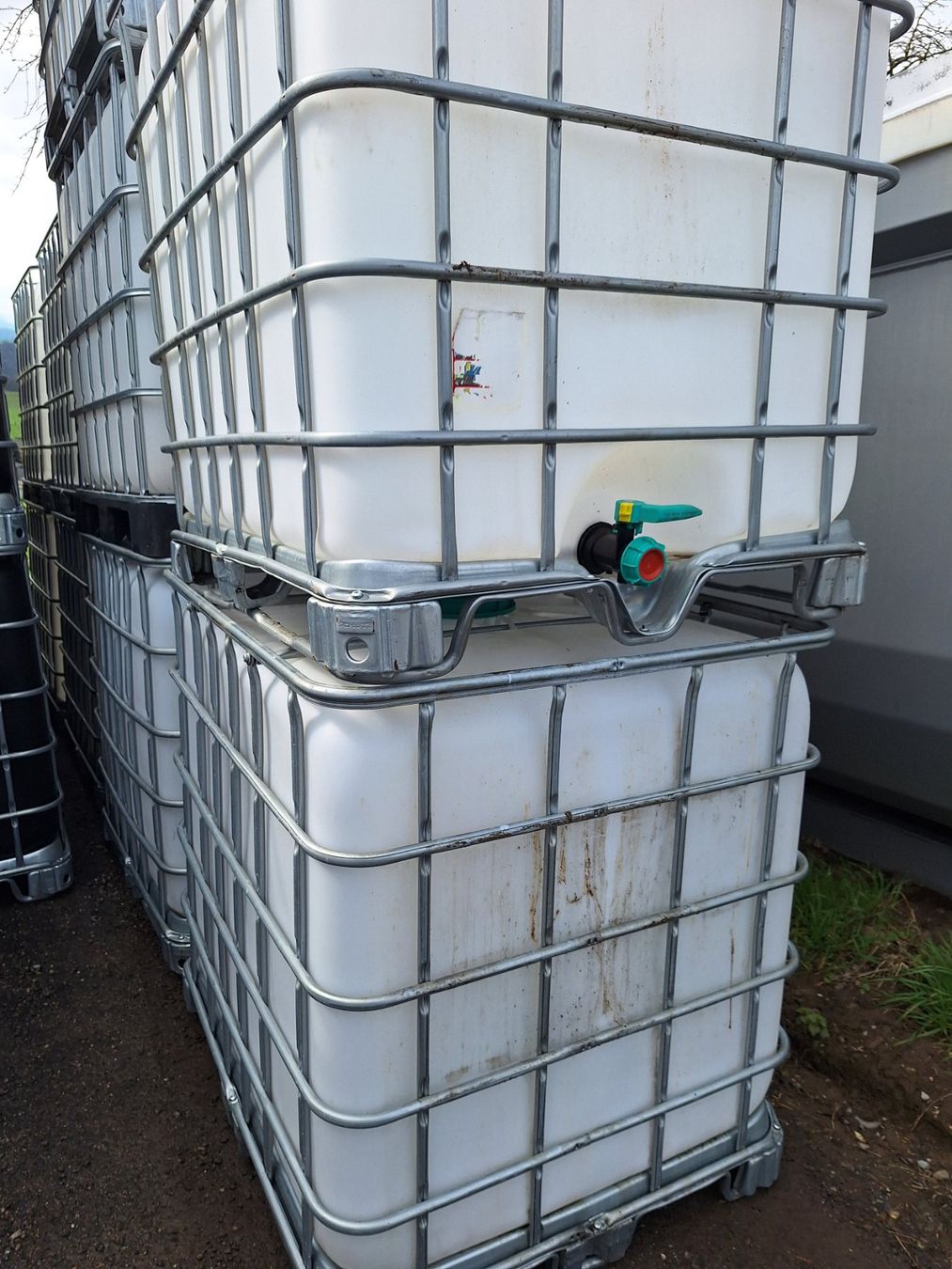 Wassertank 1000li (Gebraucht) in Neuenegg für CHF 39 – nur Abholung auf ...