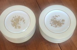 Magnifique lot de 18 assiettes à dessert "Chanson Isamu