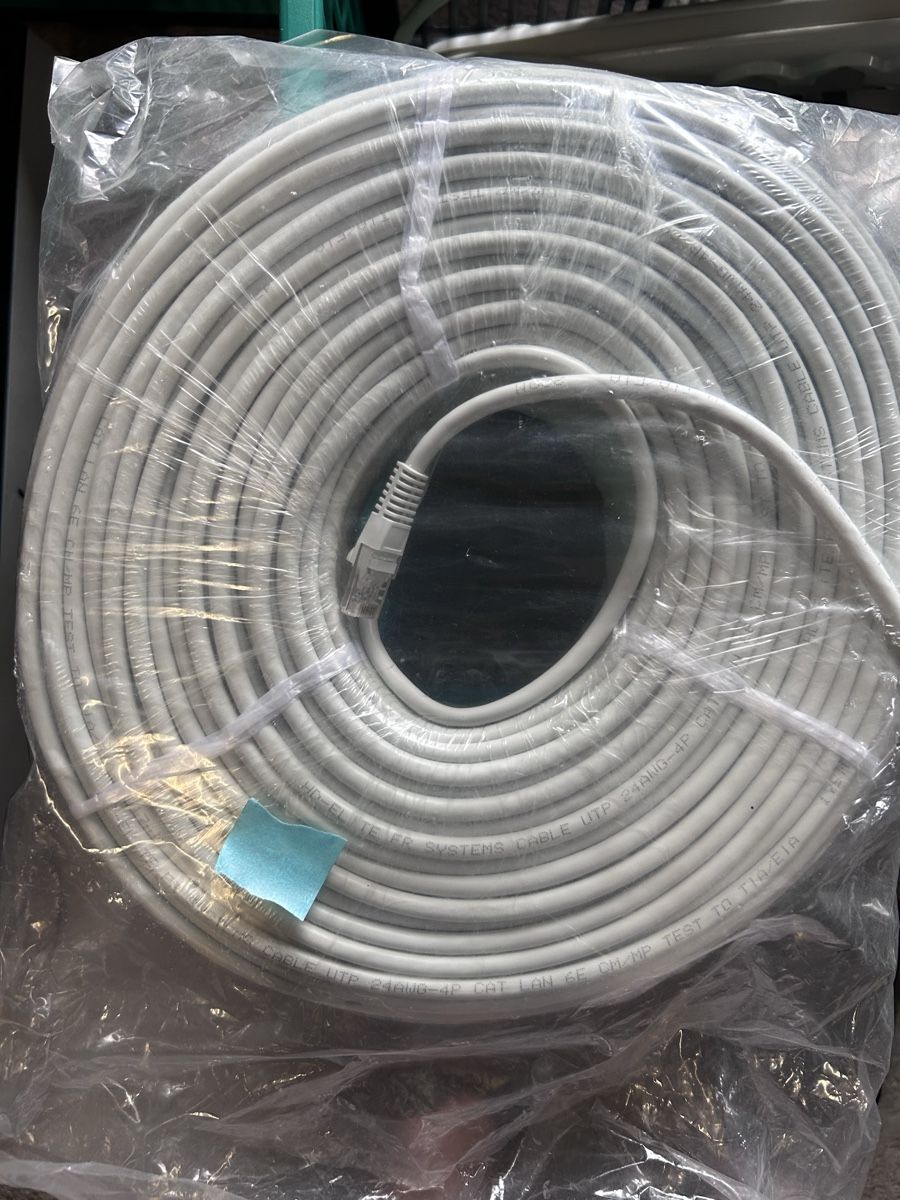 Câbles: Netzwerkkabel Cat6e Patch Kabel 50M neu – Neuf avec emballage d'origine à Wald ZH par Peedeb 1