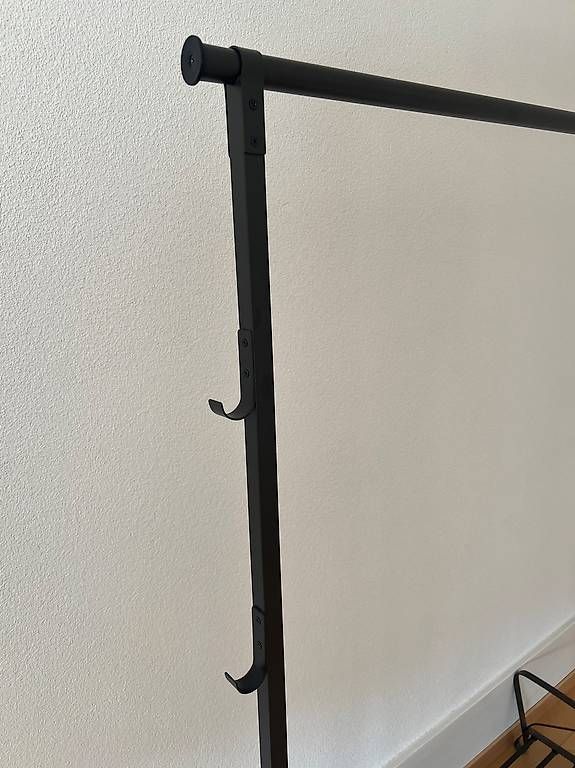 Porte manteau: Garderobe \ Kleiderstange – D'occasion à Bern par yve_tq8f 1