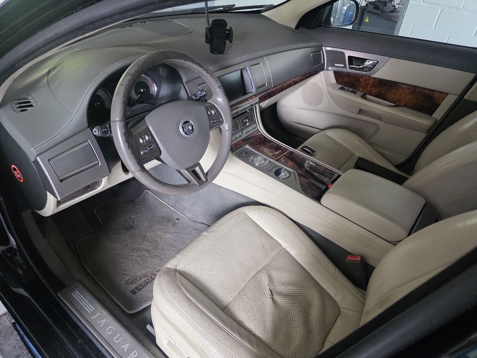 Jaguar Autos: Jaguar XF 3.0 – Défectueux à Pohlern par SGS94 2