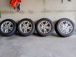 4x Winterreifen auf Alufelgen für Hyundai i20 Profil sehr gu