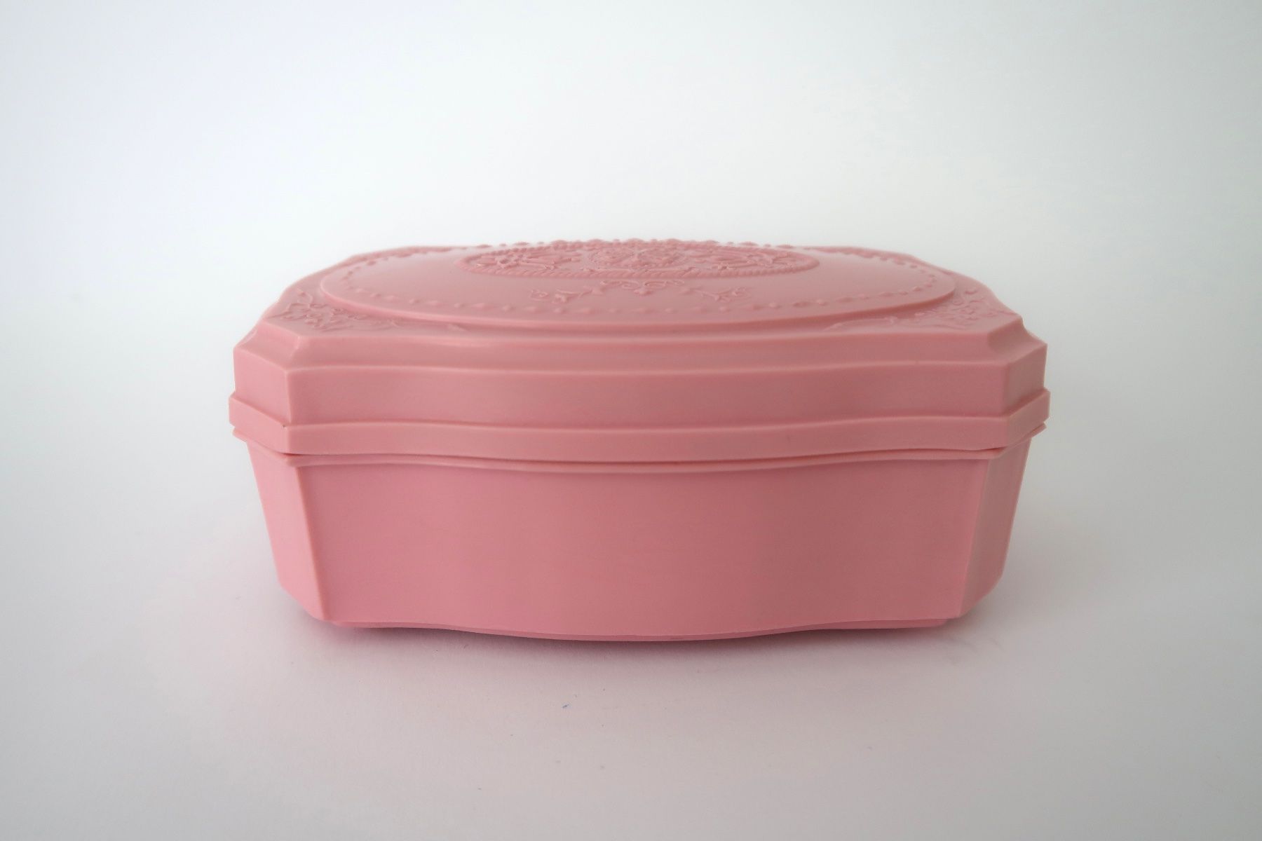 Barattoli: Boîte ancienne bakélite rose style rococo 💝 – Usato da Champlan venduto da Cjayretro 4