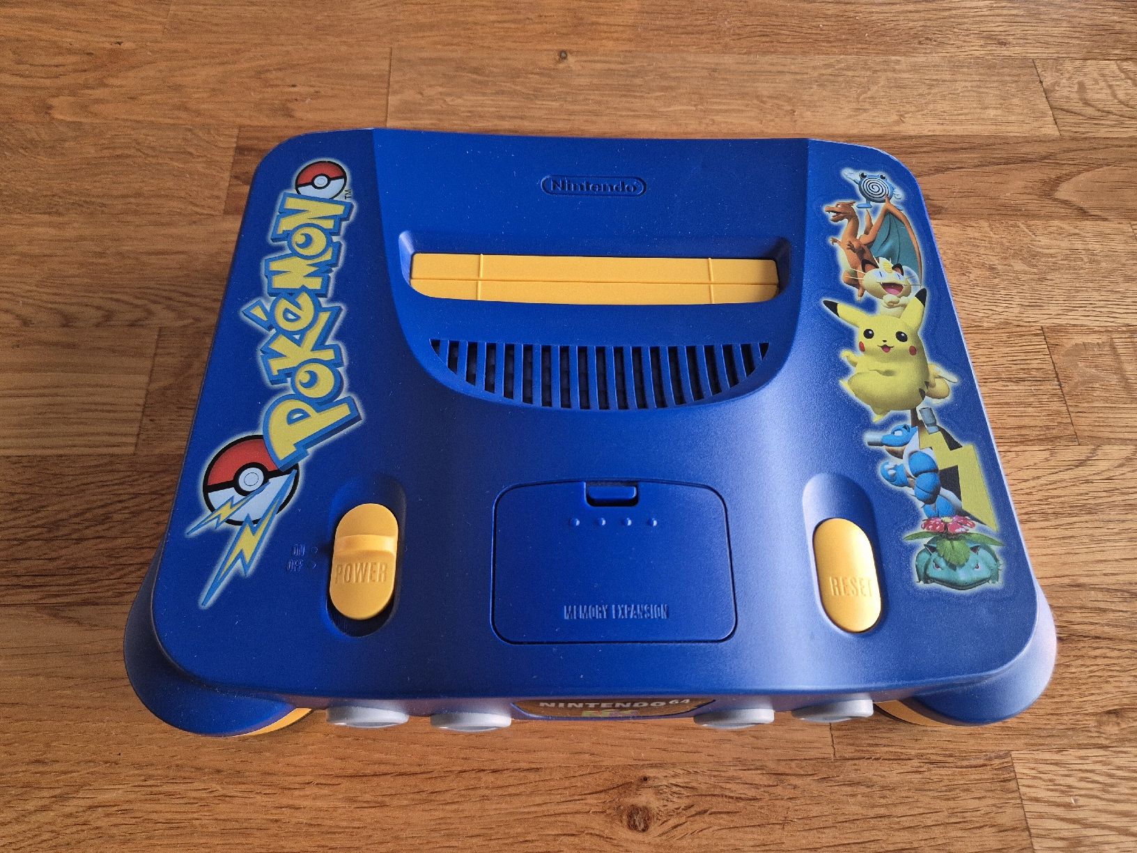 Nintendo Console: Nintendo 64 Konsole Pokémon edition – Usato da Schenkon venduto da -Conker- 1