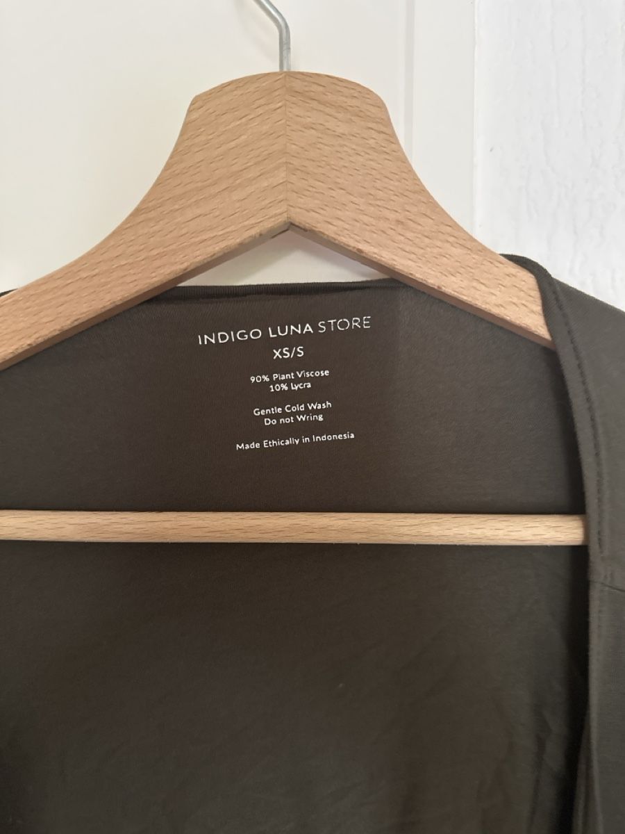 Top: Indigo Luna wrap top  – Usato da Confignon venduto da mel_9m6w 2