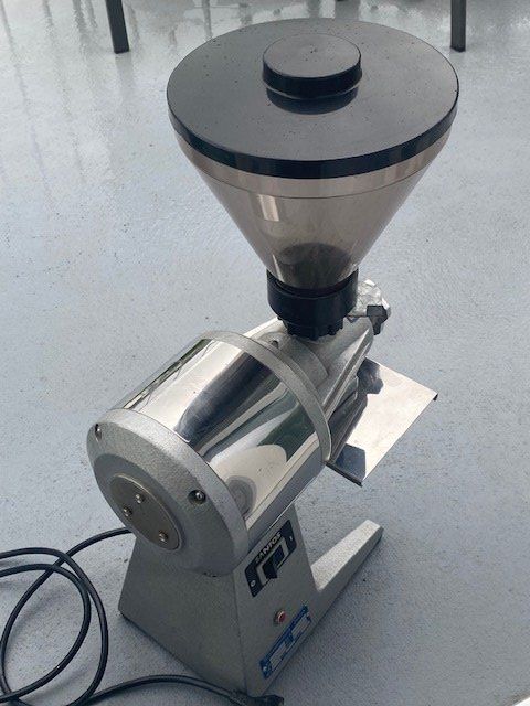 Santos Elettrodomestici da cucina: Santos Gastronomiegeräte Santos Espressomühle & Kaffeemühle – Usato da Niederhasli venduto da Tigerproduct 2
