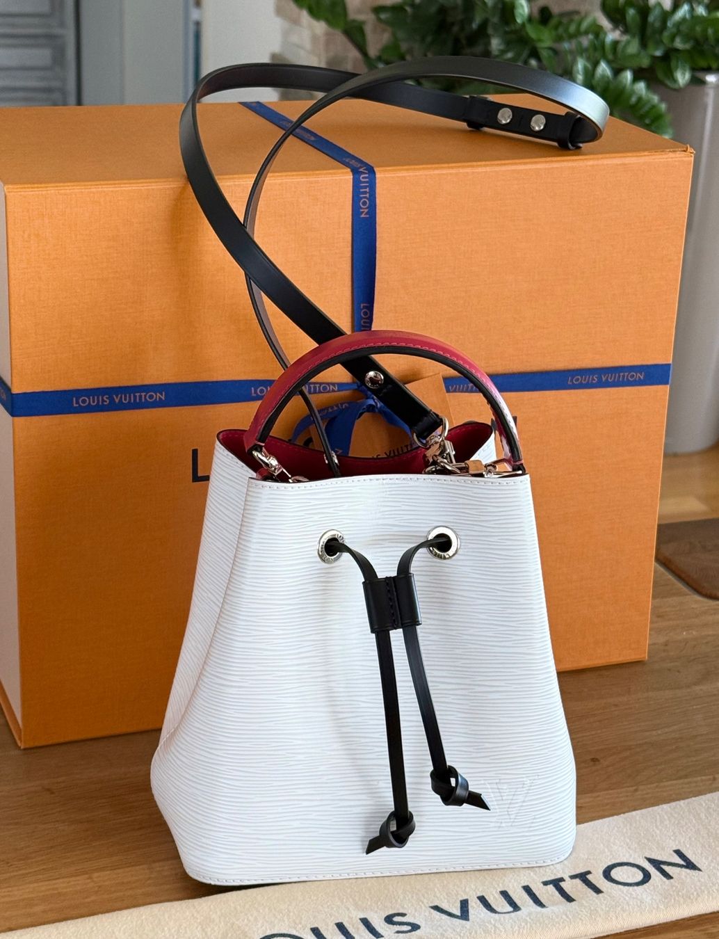 Louis Vuitton Borse da donna: Louis Vuitton NeoNoe BB – Usato da Reinach AG venduto da BisMad3
