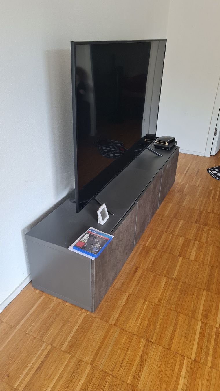 Samsung Fernseher: tv bench with samsung tv – Neu (gemäss Beschreibung) aus Neuenhof von ayesham 3