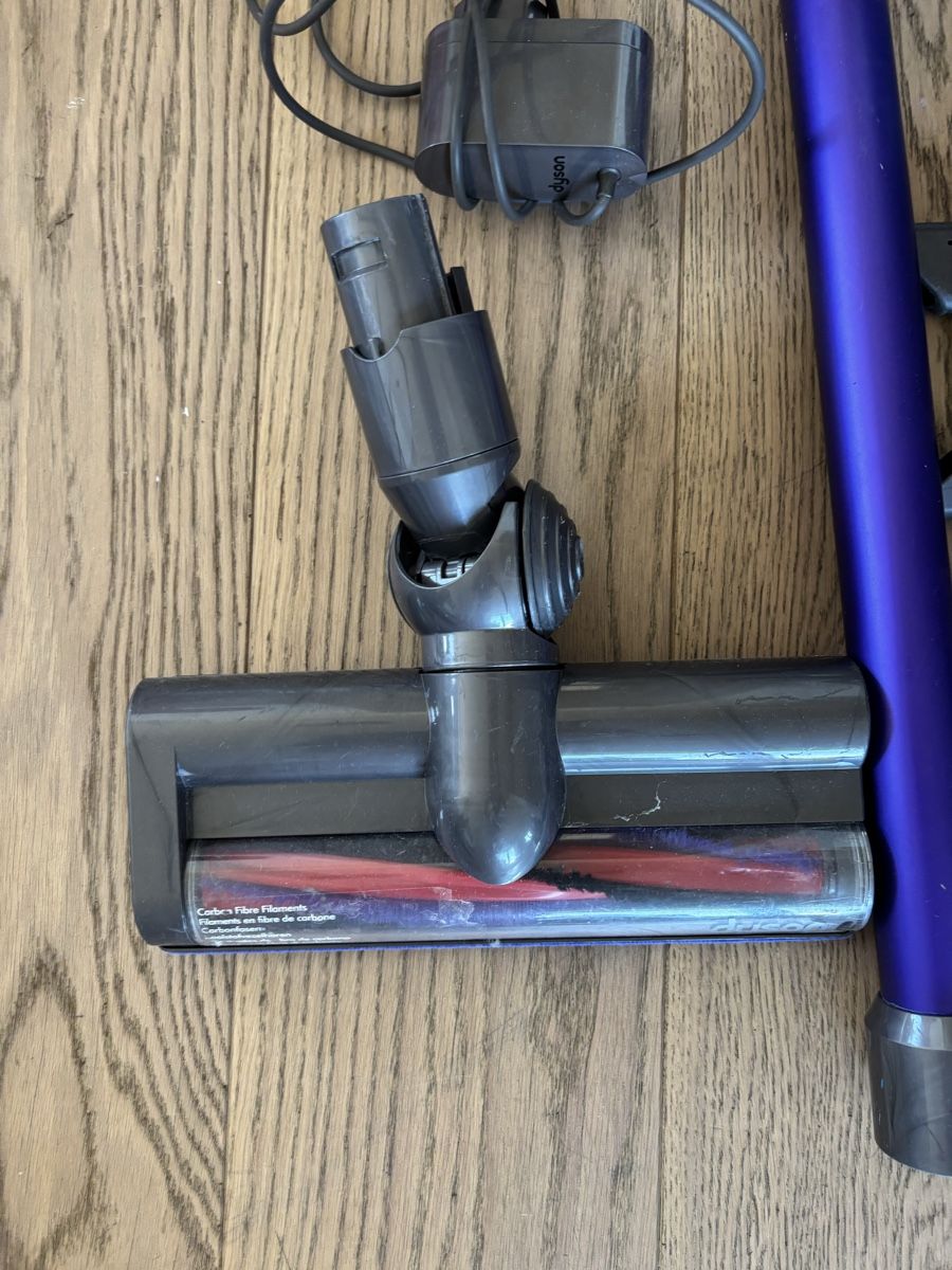 Dyson Aspirateurs & Accessoires: Aspirateur Dyson usagé avec accessoires – Défectueux à Genève par bha_jcf5 1