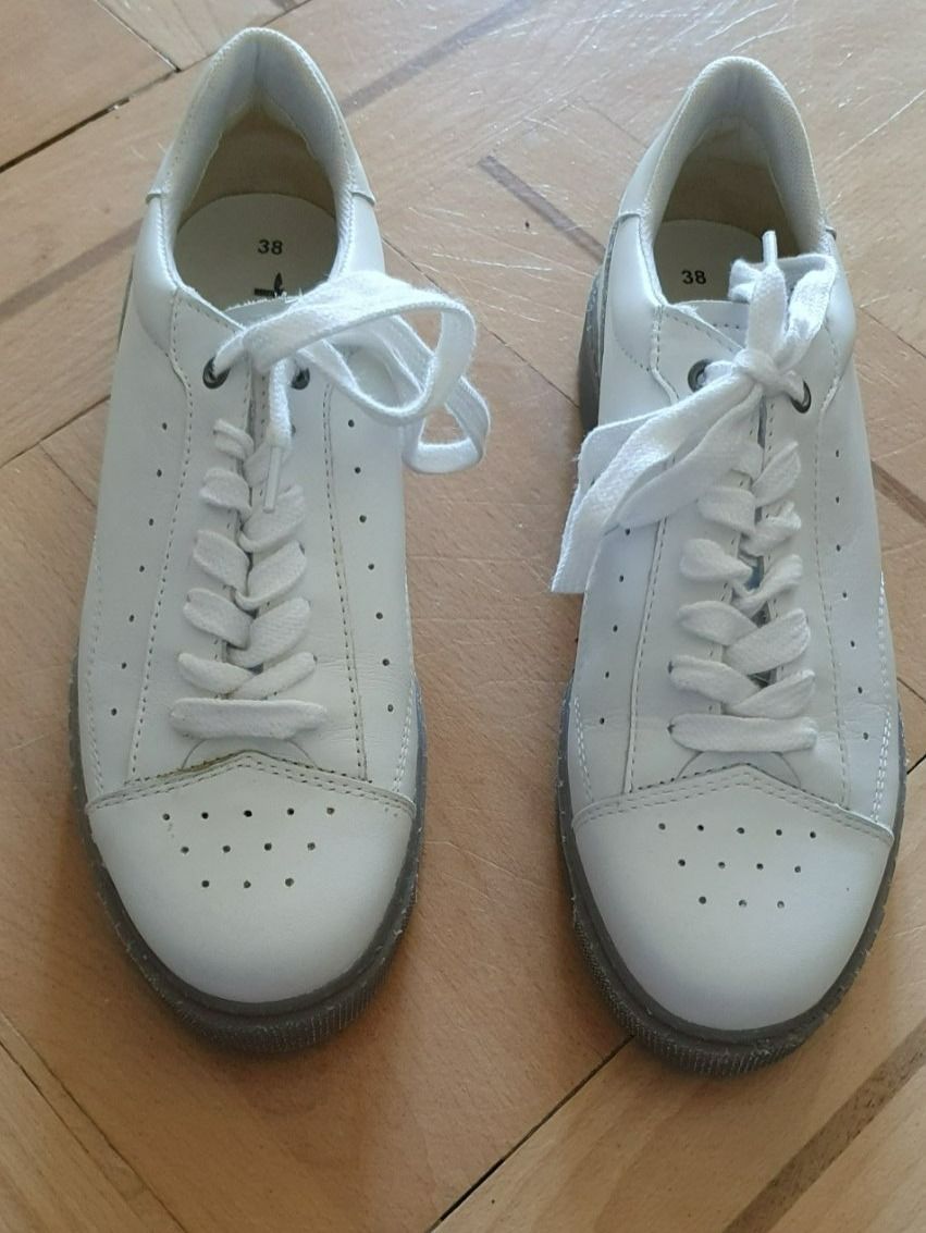 Tamaris Scarpe da donna: Tamaris Sneaker Weiss Gr. 38 – Nuovo (secondo la descrizione) da St. Gallen venduto da rid_2fs2 1