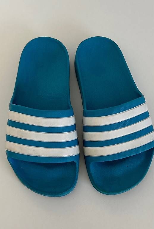 Herrenschuhe: Ciabatte Adidas – Gebraucht aus Bellinzona von SammlerTI