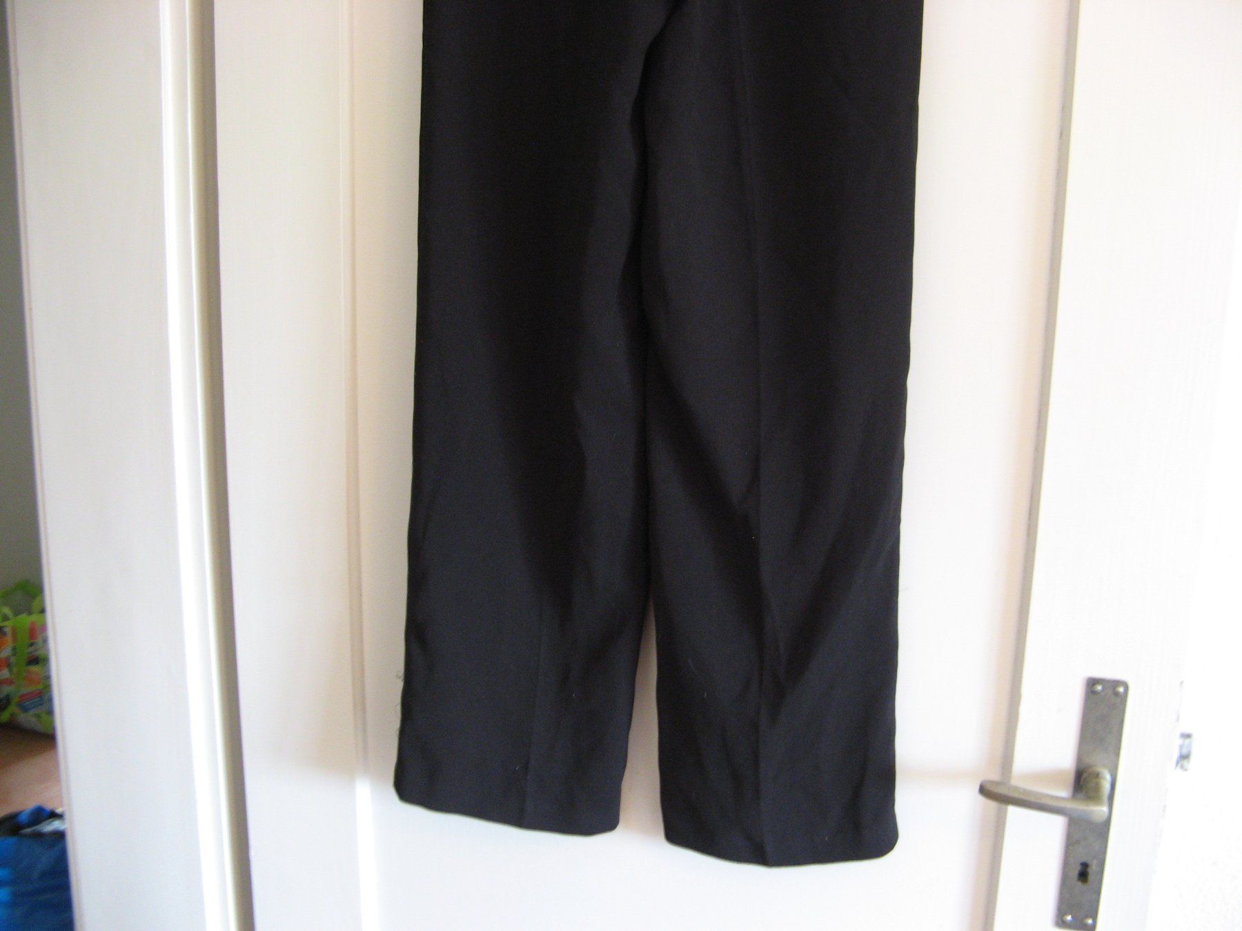 Na-kd Pantaloni: Hose schwarz Gr. 36 Na-kd – Usato da Zürich venduto da apil 5