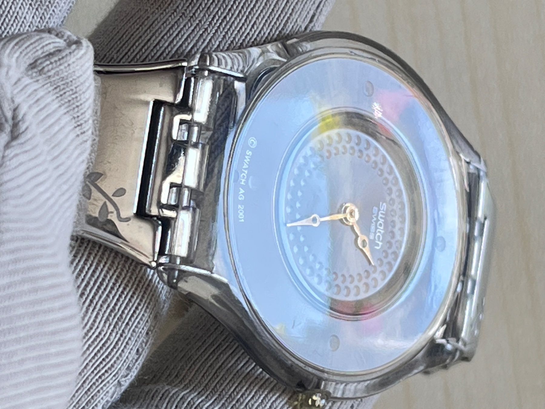 Swatch Orologi: Swatch Damenuhr, silberfarben, Blumendesign – Usato da Grenchen venduto da chththl 4