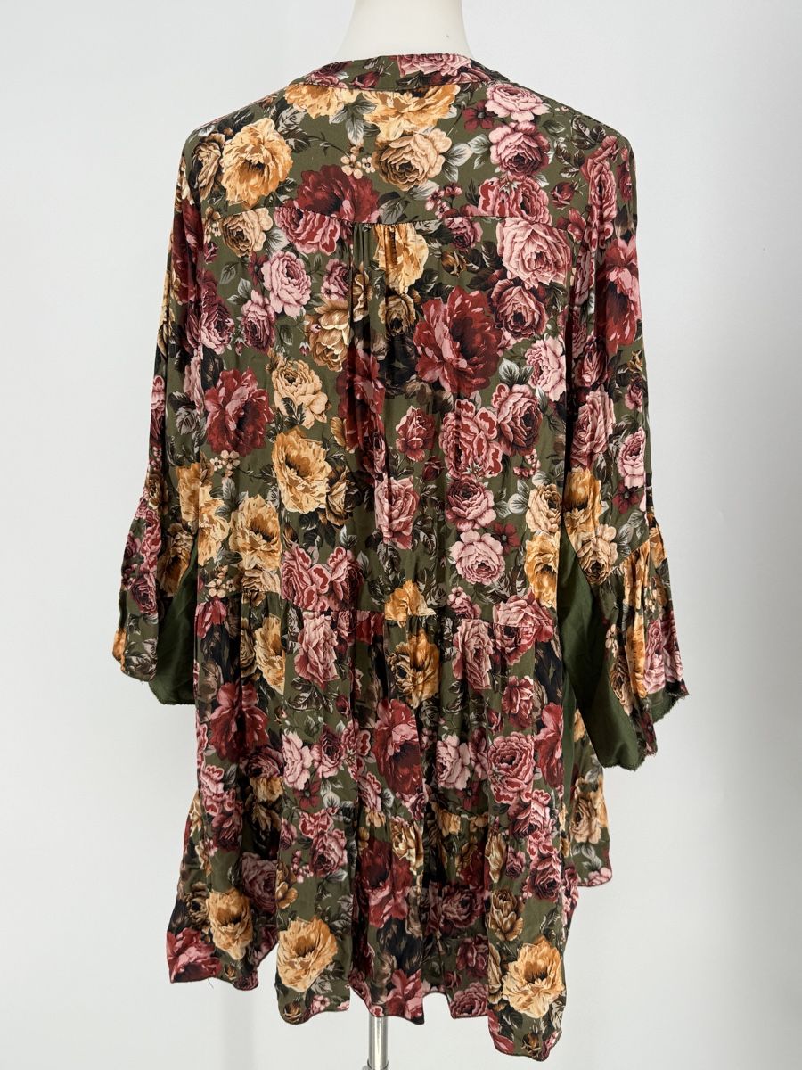 Camicette: Bluse Tunika mit Blumenmuster Gr. 48/50 – Usato da Auenstein venduto da moin. 2