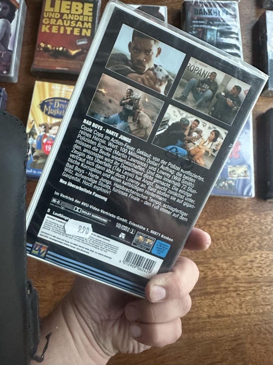 Tutti i VHS: 16 VHS Kassetten NEU/Oringinalverpackt – Nuovo e nell'imballaggio originale da Zürich venduto da Kareljan 1
