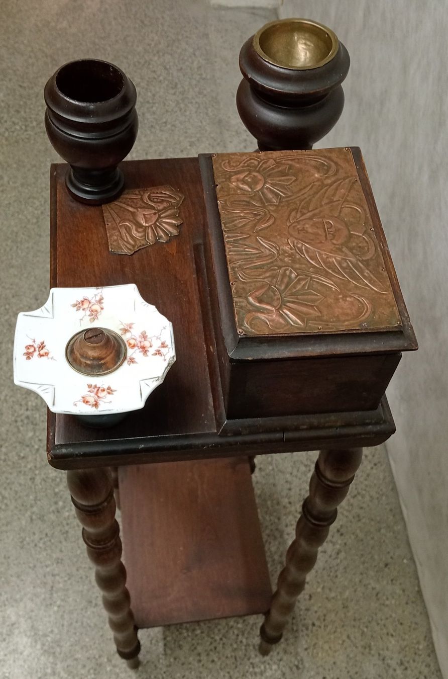 Tavoli: Table à tabac en bois – Usato da Le Locle venduto da PereiraHugo 2