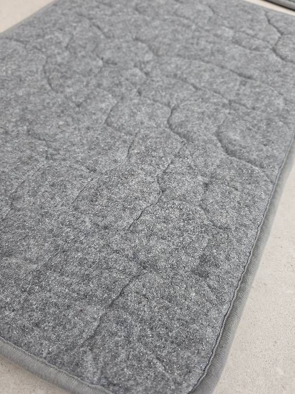 Tapis: Badteppich Badvorleger hellgrau – D'occasion à Ostermundigen par d-p73 3