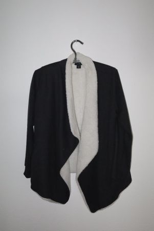 Kuschlige dunkelgraue Übergangsjacke mit Teddyfell