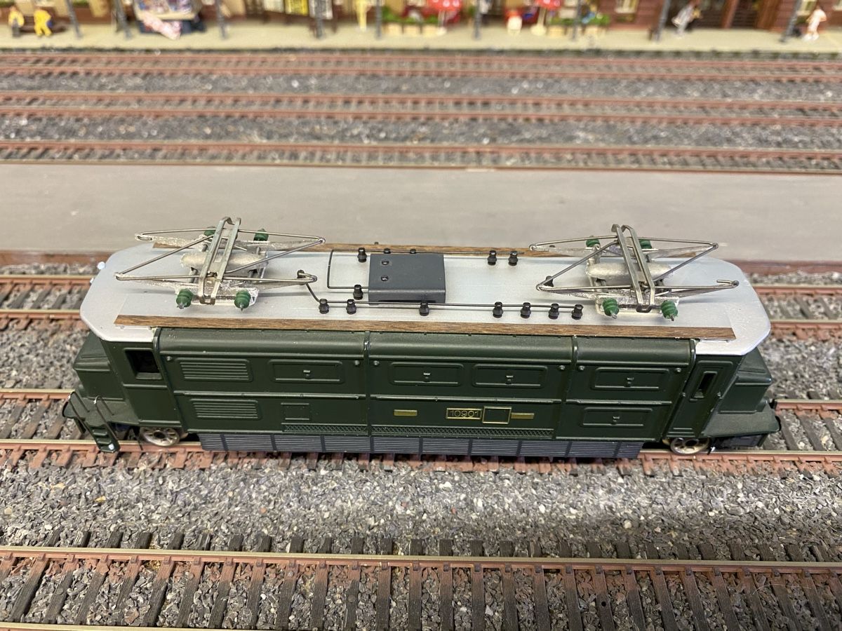 Hag Modellini di ferrovie: HAG 141 Ae 4/7 SBB H0 – Usato da Glattpark (Opfikon) venduto da anywaya23 2