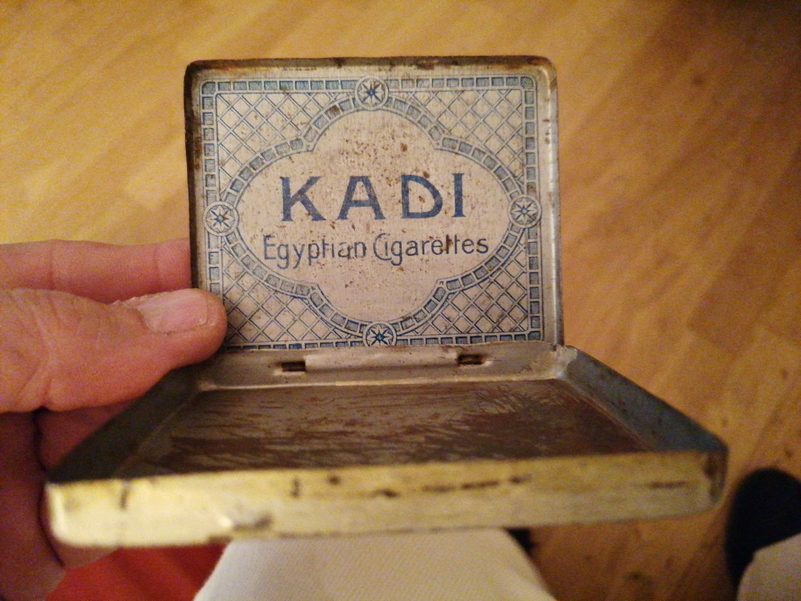 Tabacchi: Antike Blechdose Kadi 10 Zigaretten ca. 1910 – Usato da Zürich venduto da Tin4Life 5