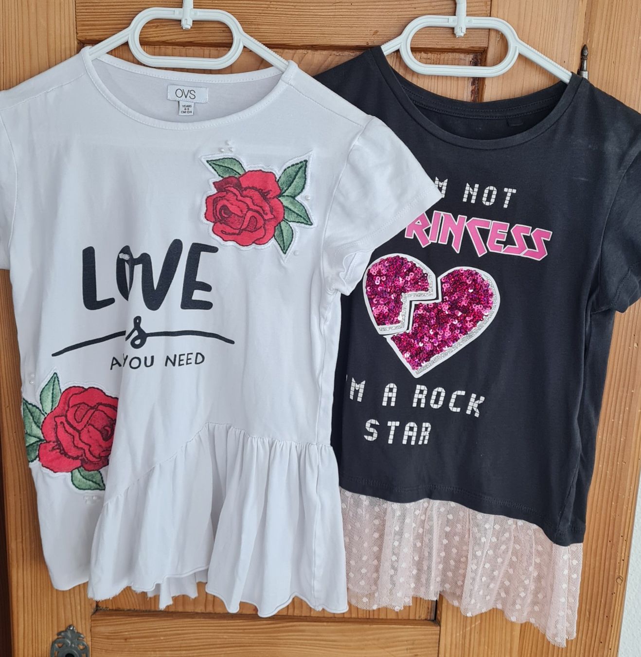 Blusen, T-Shirts & Tops: Shirts 2 Stk. Mädchen Gr. 128/134 – Gebraucht aus Beinwil Freiamt von tafa8