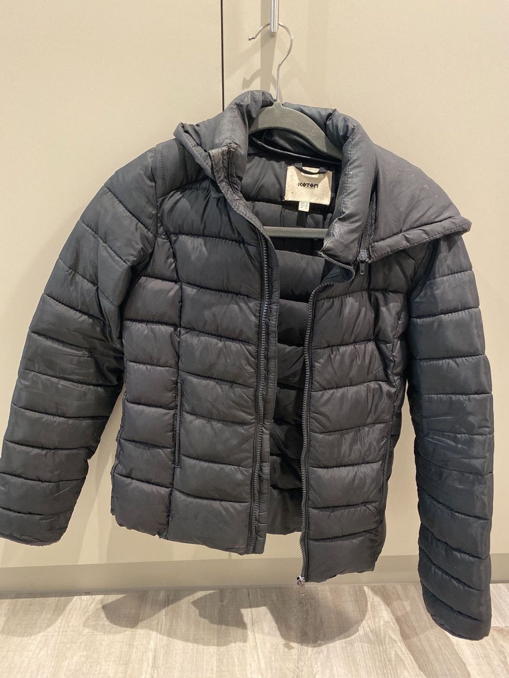Giacche: Koton Daunenjacke schwarz 34 – Nuovo (secondo la descrizione) da Schafisheim venduto da inf_5dtw