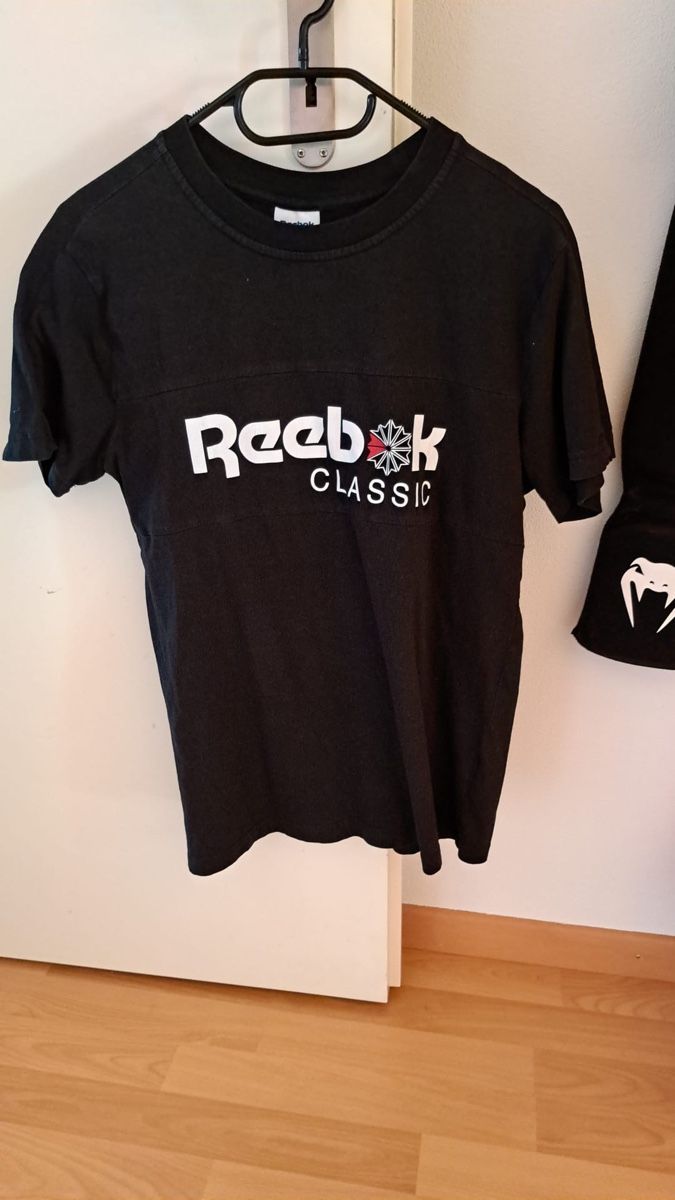 Reebok T-shirt: Reebok Classic TShirt – Usato da Gretzenbach venduto da jan187