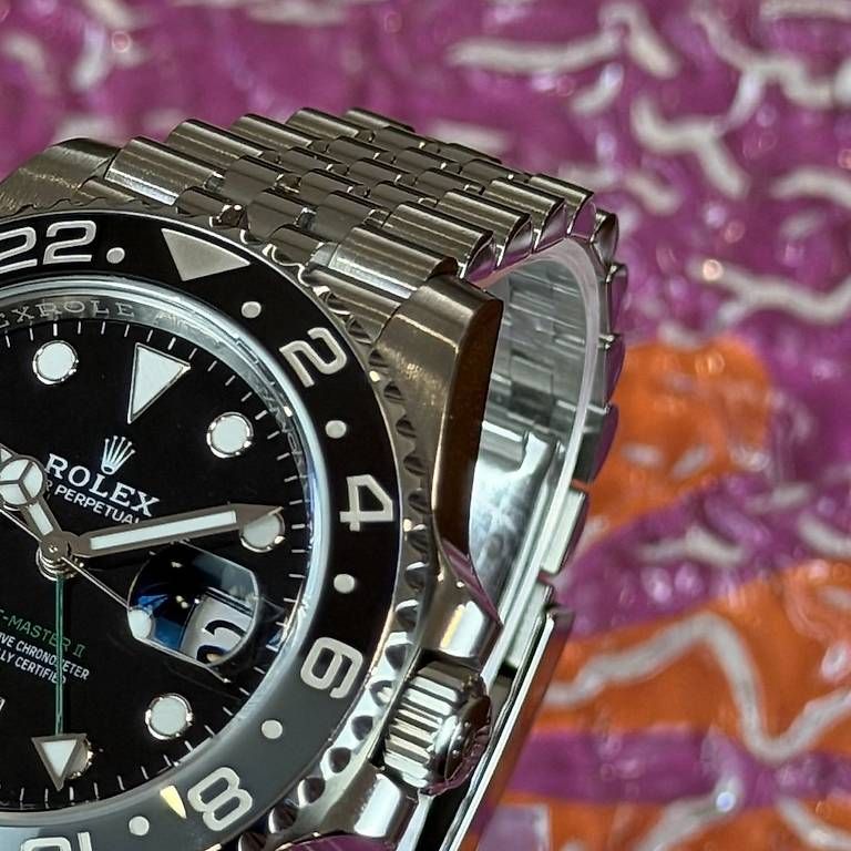 Orologi: Rolex GMT-Master II "Bruce Wayne" 126710GRNR – Usato da Genève venduto da minty.watches 3