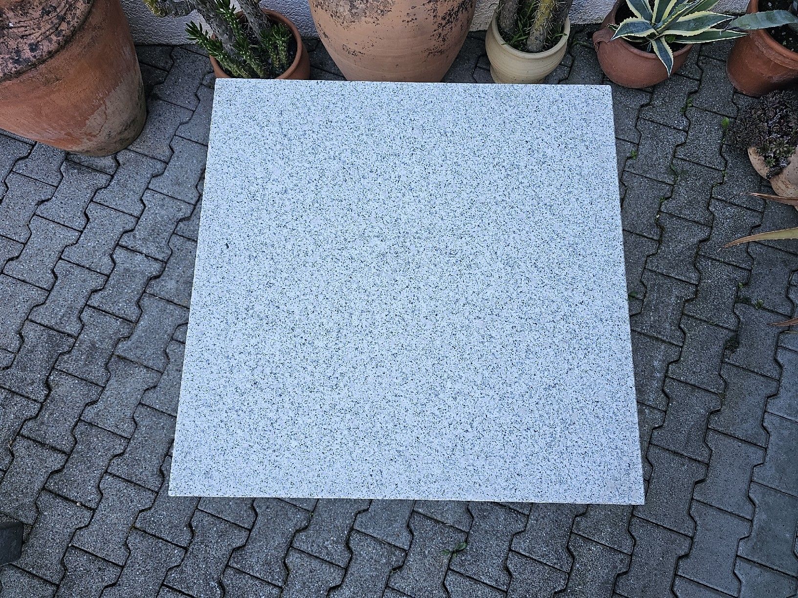 Tische: Granittisch Bistrotisch Gartentisch – Gebraucht aus Villnachern von hasta08 2