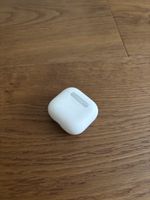 Charging case / Ladecase AirPods 4 weiss