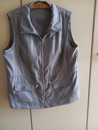 Damen Gilet mit Reisverschluss Gr 46, leicht gefüttert