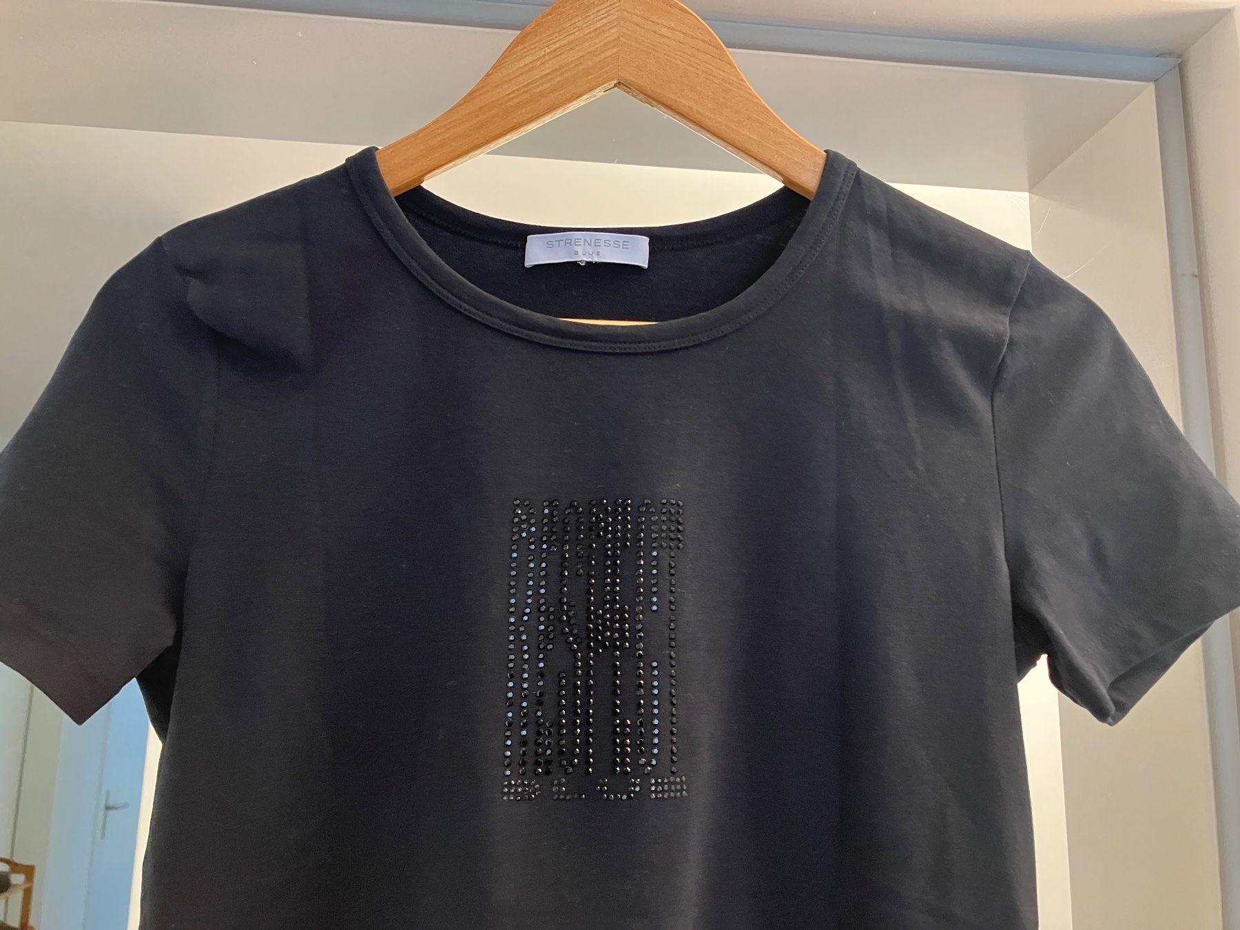 Strenesse T-shirts: Wunderschönes Shirt von Strenesse Gr. M – D'occasion à Zollikerberg par HillyBilly